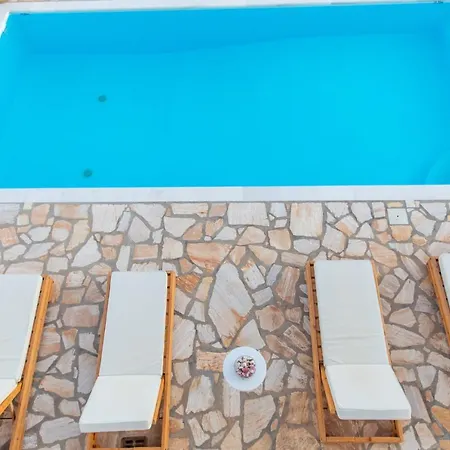 Azaland Naxos *