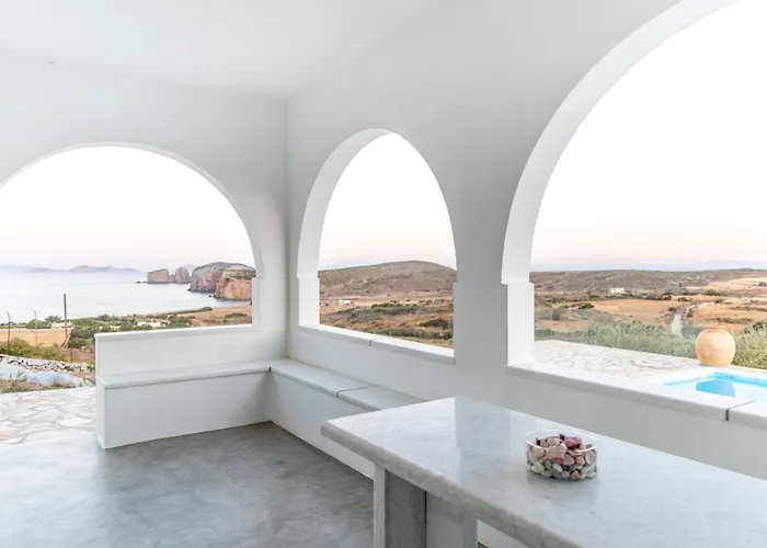 Azaland Naxos Moutsoúna